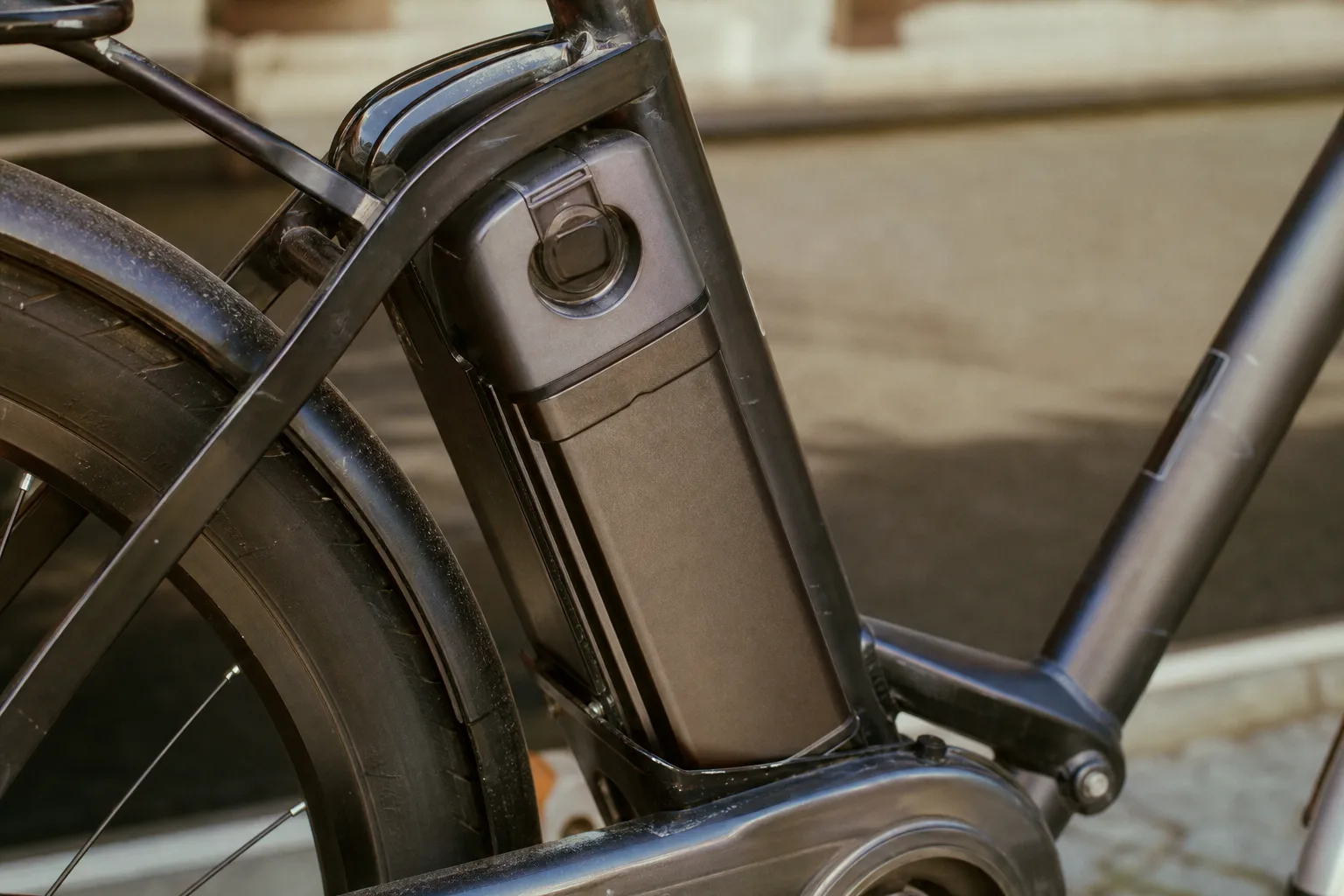 Why one commuter bike costs $1,200 and another costs $700, part by part